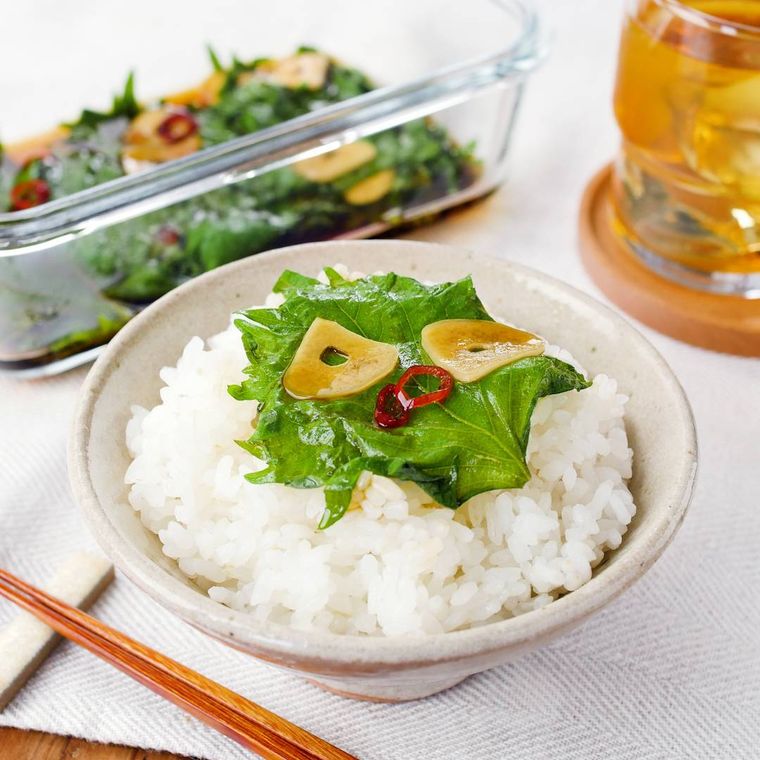 大量消費にも大葉のにんにくしょうゆ漬け