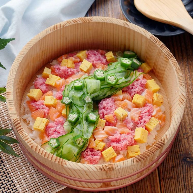 寿司桶に入った、七夕ちらし寿司