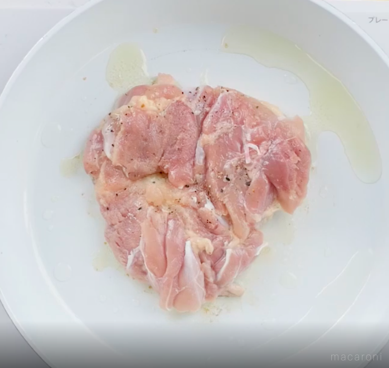 うえからギュッで皮パリ食感♪ 鶏もも肉ソテーの基本レシピ＆アレンジ6選の画像