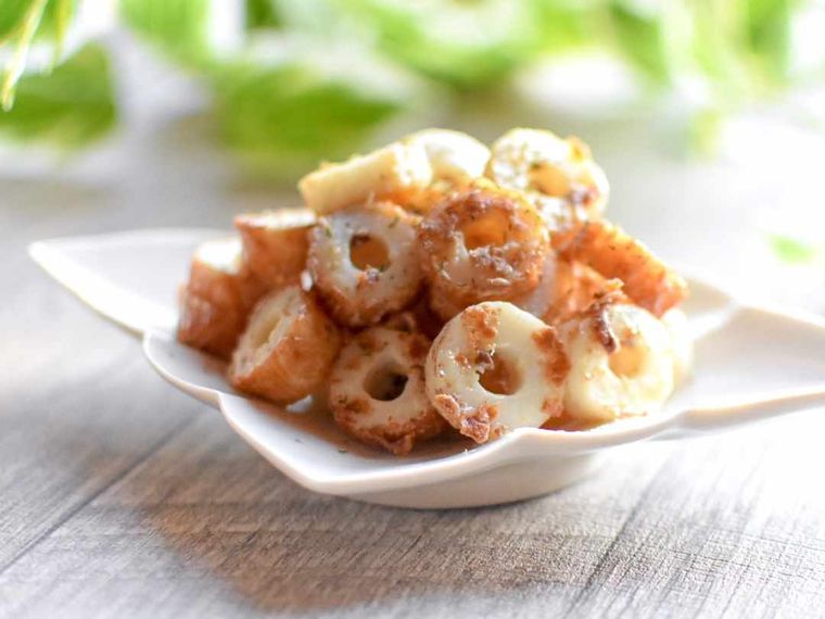 四角い白い皿にのったイタリアンちくわ