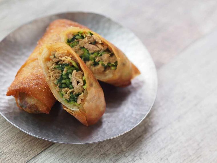 豆苗とツナのカレー春巻き