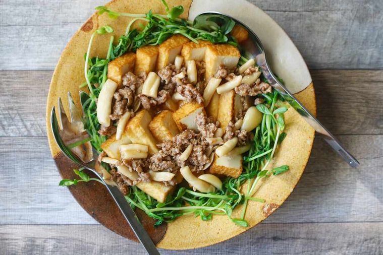 豆苗と厚揚げのそぼろあんかけ