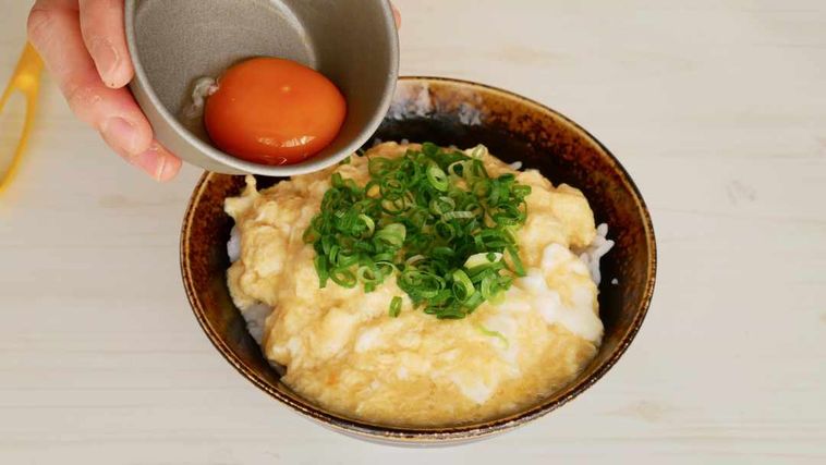 たまごソムリエが教える。究極の「ふんわり卵丼」の作り方の画像