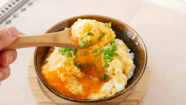 たまごソムリエが教える。究極の「ふんわり卵丼」の作り方の画像