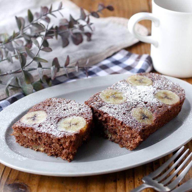 皿に盛られたベイクドオーツ