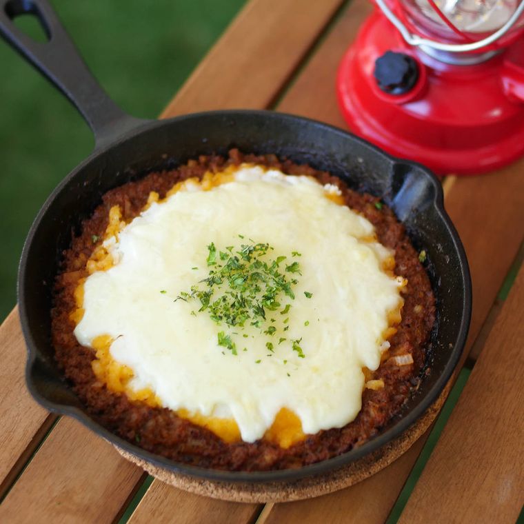 フキレットに入ったミートソースのポテトグラタン