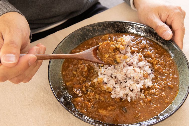 料理好きスタッフの家カレー!トムヤムや蕎麦屋風など6つの味をご紹介の画像