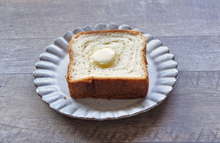 食パンとバター