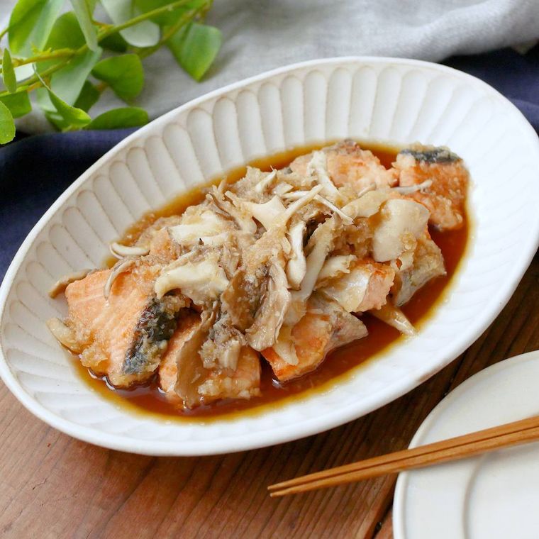 ポン酢で煮込む 鮭と舞茸のみぞれ煮