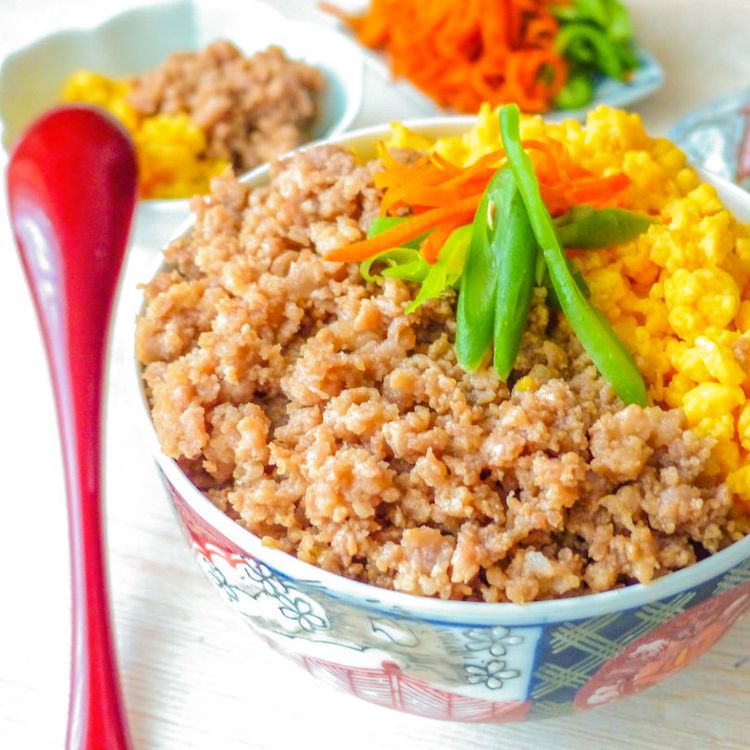 夕飯やお弁当に 豚ひき肉を使った そぼろご飯 レシピ 作り方 Macaroni