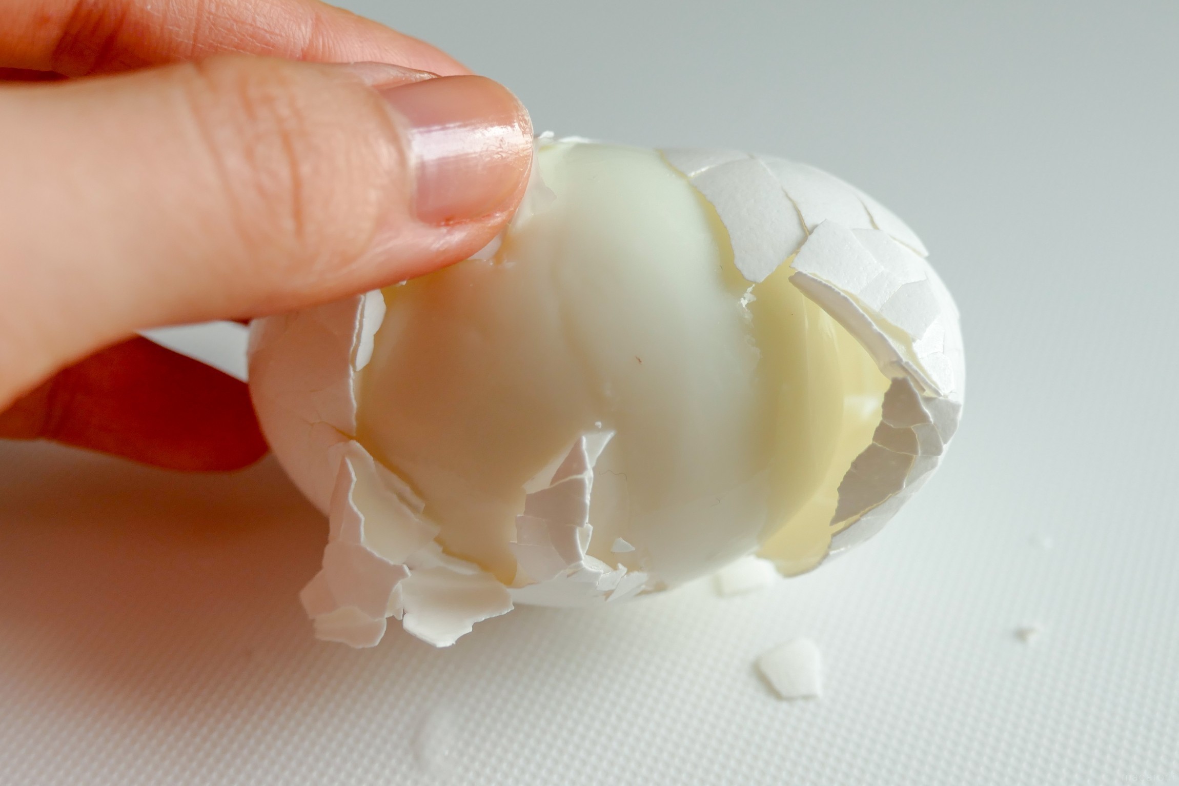 つるんときれい 簡単な ゆで卵の剥き方 を画像付きで紹介 Macaroni