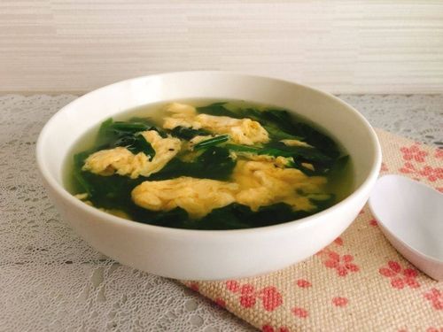 ほうれん草と卵のスープ のレシピ ふんわり仕上げるコツをマスター Macaroni ほうれん草と卵のスープ のレシピ ふんわり仕上げるコツをマスター Macaroni