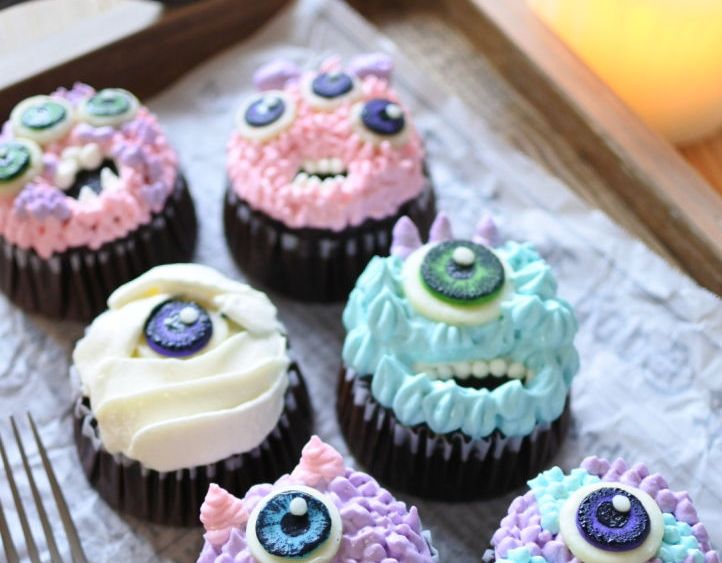 大特価 こう見えて○○味！ハロウィンにモンスターカップケーキ【𝙵𝚞 人形