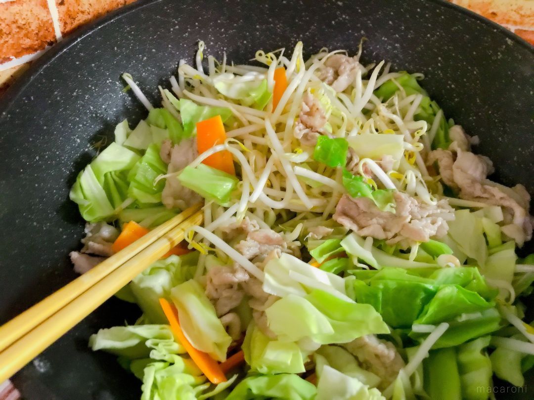 おふくろの味？それとも屋台の味？愛される「ソース焼きそば」の作り方の画像