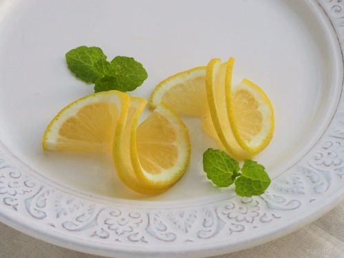 切り方ひとつでテーブルが華やぐ レモンの飾り切りテクニック4種 Macaroni