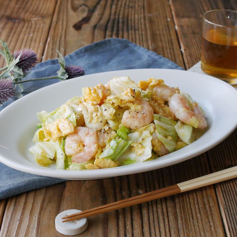 メインえびとキャベツの卵炒め