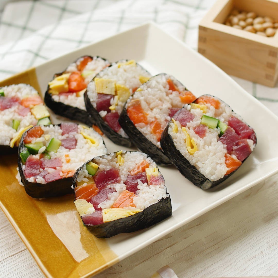 食卓に花が咲く♪ 「五目寿司」の基本レシピ。ちらし寿司との違いは？の画像