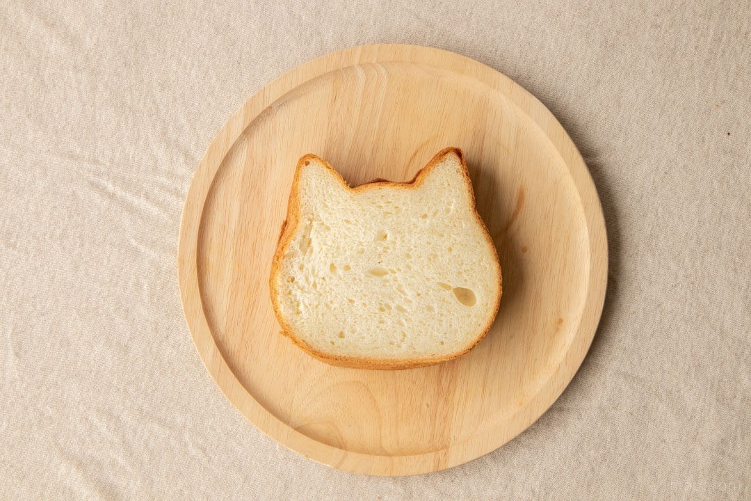 通販もできる！一日300個売れる「ねこねこ食パン」を徹底レビュー 