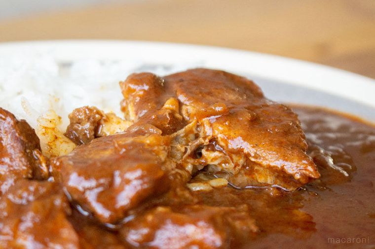 レトルトカレー界に激震!日本最大級の塊肉入り「三右衛門カレー」がマニアを唸らすの画像
