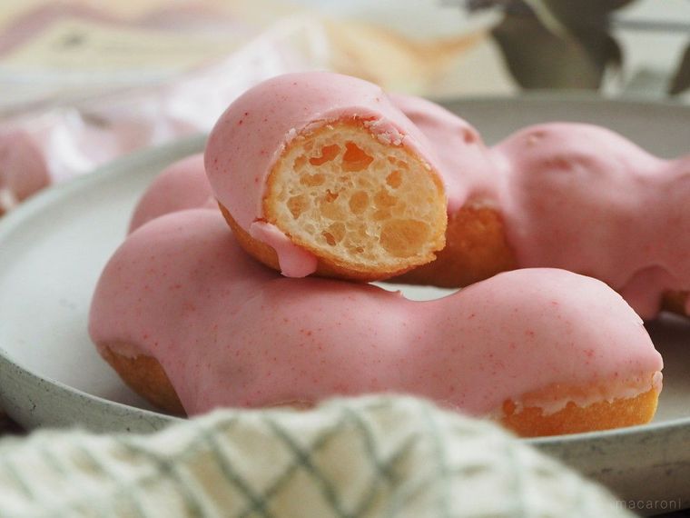 お待ちかね…いちご味が出ましたよ!セブン「もちもちリング」の冬フレーバーの画像