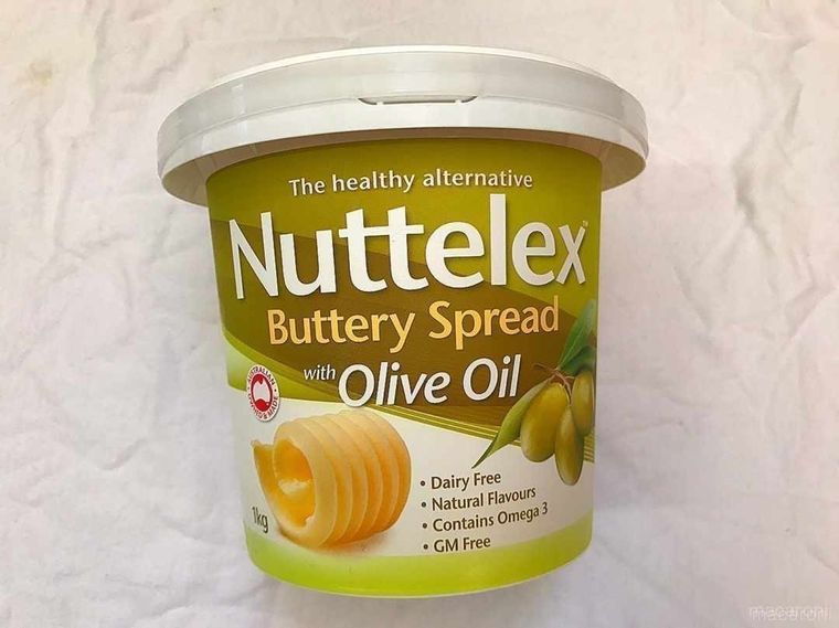 コストコのNuttelexバター風味オリーブオイルスプレッドのパッケージ