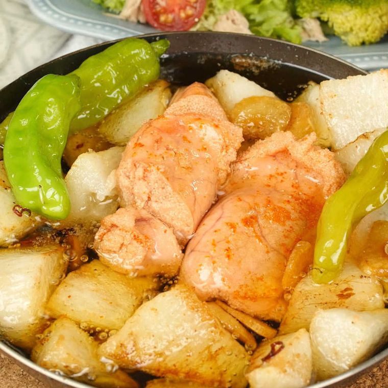 フライパンに入った長芋明太子アヒージョ