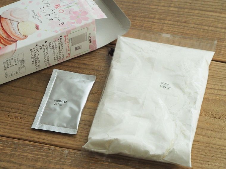 面倒な泡立てなし!カルディ「スフレパンケーキミックス」は春の桜味の画像