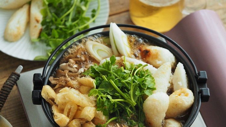ごはんから手作り 秋田県の郷土料理 きりたんぽ鍋 の作り方 2ページ目 Macaroni