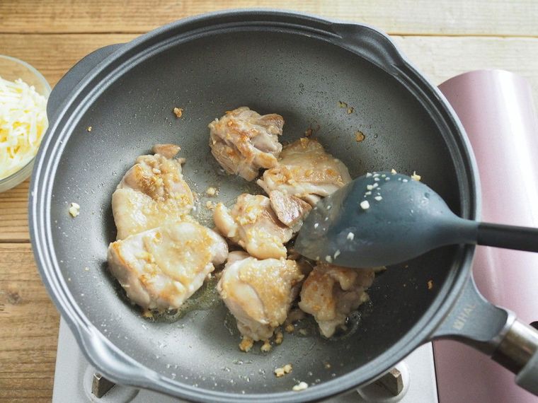 松屋の定食で話題沸騰!注目のジョージア料理「シュクメルリ」を完全再現の画像