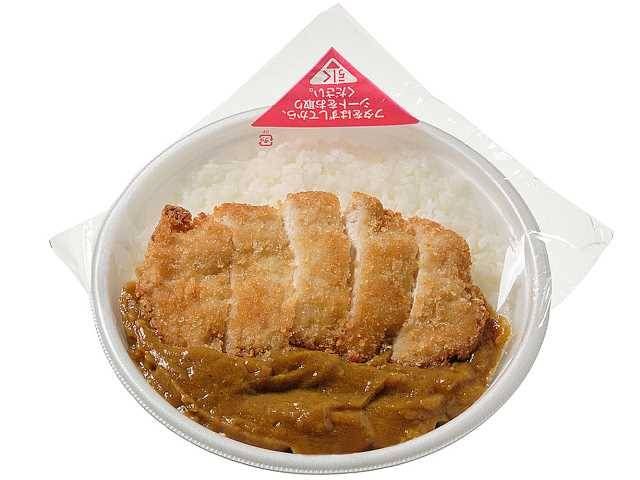 期間限定 どしっとチキン勝つカレー