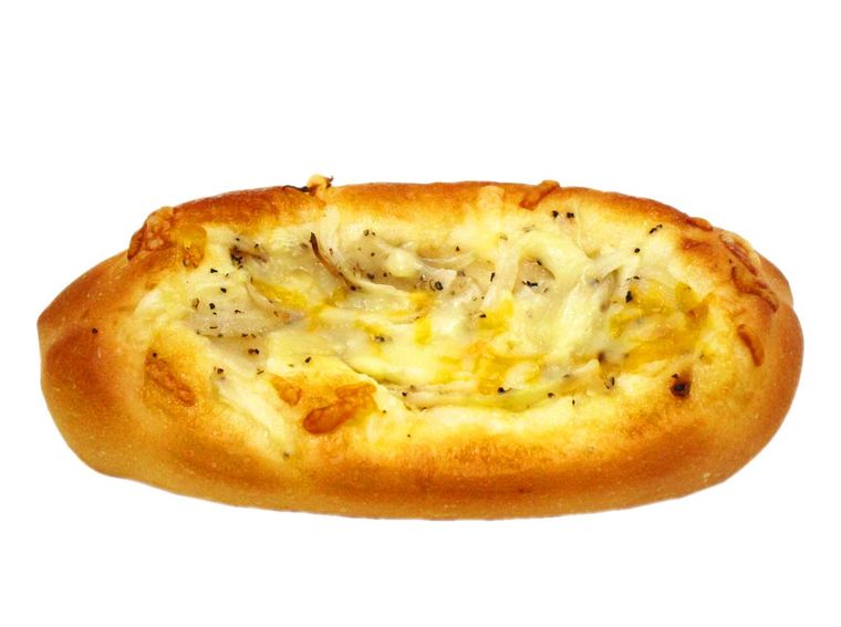 黒胡椒香る玉ねぎとチーズのパン