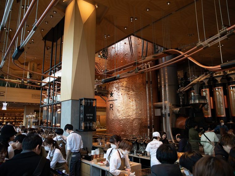 スタバ「ロースタリー東京」が1周年!記念メニューを最速レビューの画像