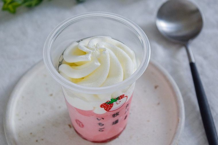 いちご感が倍増!ファミマの限定「たべる牧場いちご」は売り切れる前にゲットすべしの画像