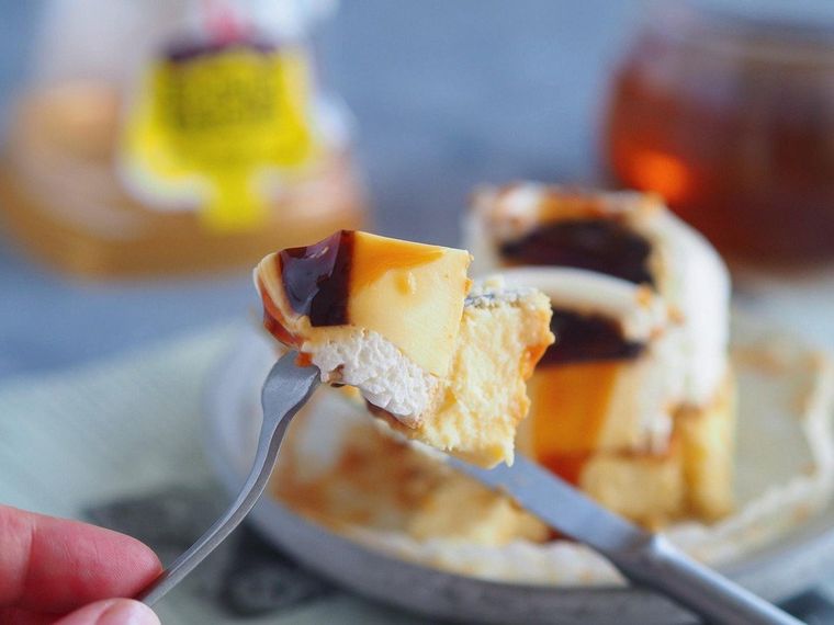 ただのせただけじゃない!? ローソンに傑作「プリンバスチー」が誕生の画像