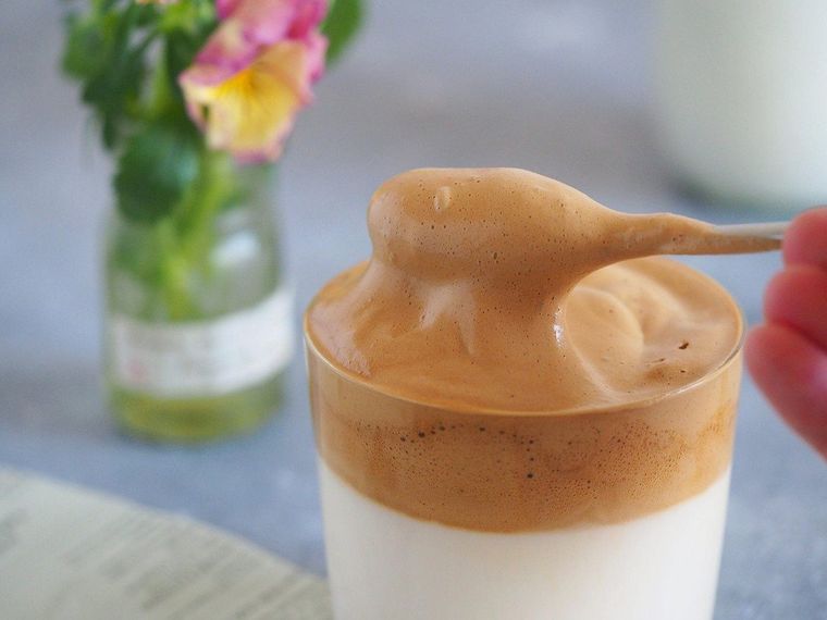 絶対に失敗しない!材料3つ「タルゴナコーヒー」の作り方の画像
