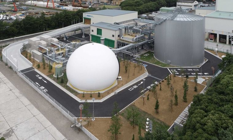 進むSDGs。東京駅、駅周辺施設にて「紙素材のストロー」使用開始の画像