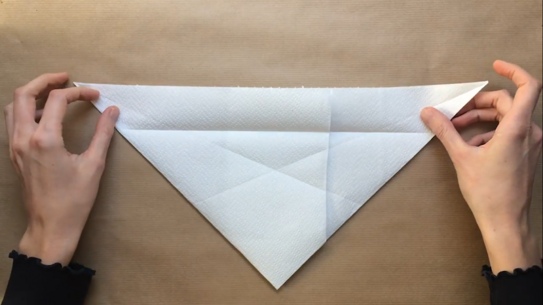 応急処置として。キッチンペーパーを使ったマスクの作り方の画像