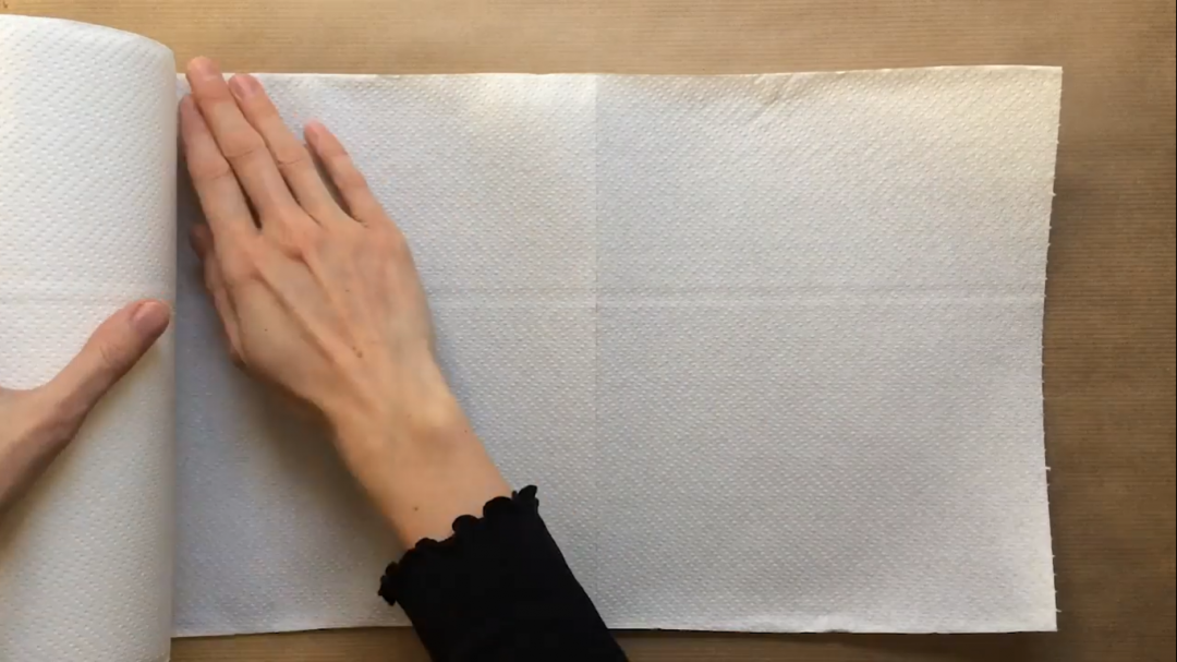 応急処置として。キッチンペーパーを使ったマスクの作り方の画像