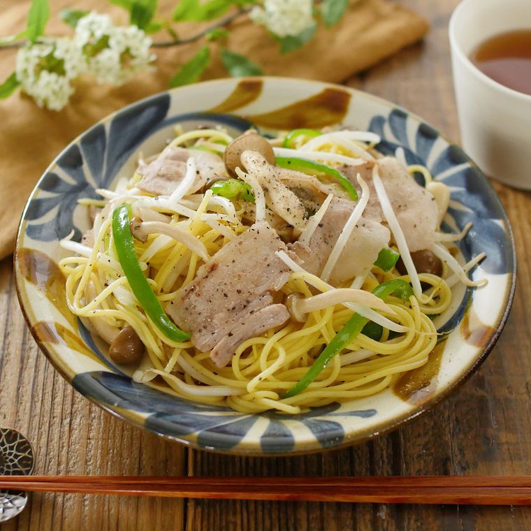 器に盛られたうま塩焼きそば風スパゲッティ