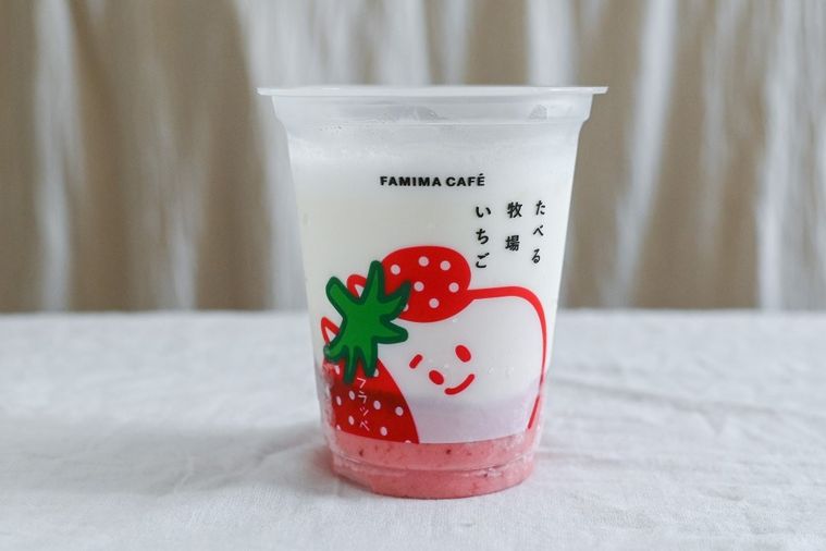 ファミマの新作レポ!「たべる牧場いちご」が極上フラッペに大変身の画像