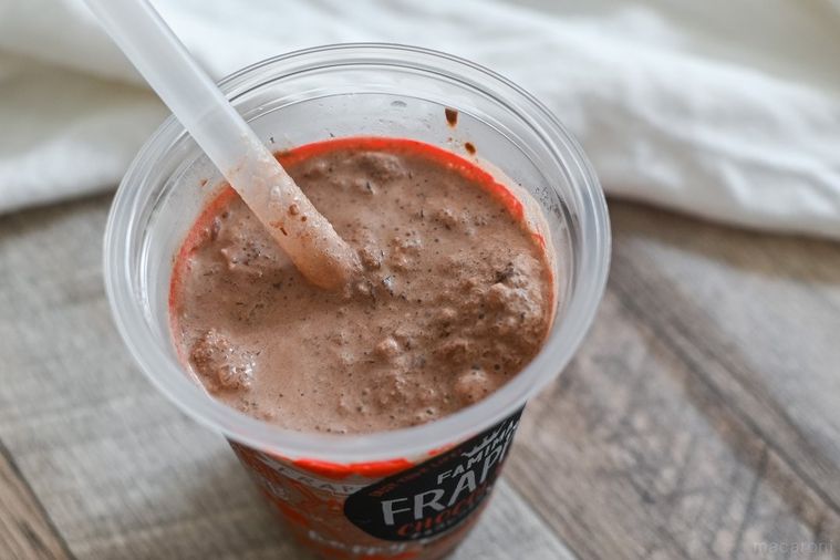 ファミマの新作!SNSでもファン続出「チョコレートフラッペ」のチョコ感は…?の画像