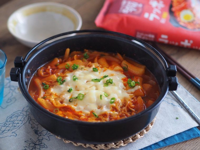 SNSで噂の韓国B級グルメ!「ラッポッキ」をおいしく食べる方法の画像