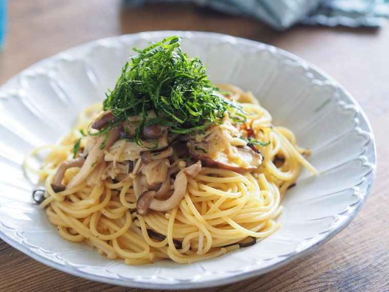 名店sioのシェフが伝授!きのこと塩昆布で「無限パスタ」の作り方の画像