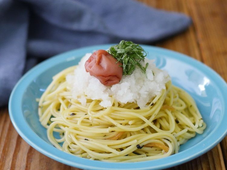 お茶漬けの素で ワンパン梅しそパスタ Macaroni