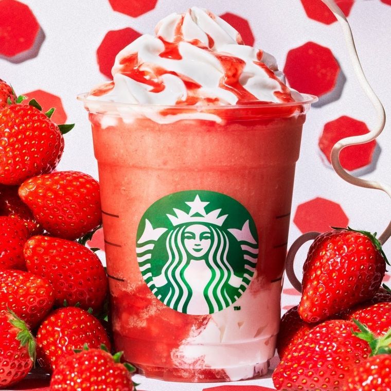 待望のいちごにSNS騒然!スタバの新作フラペチーノ®は2種の食感がキーワードの画像