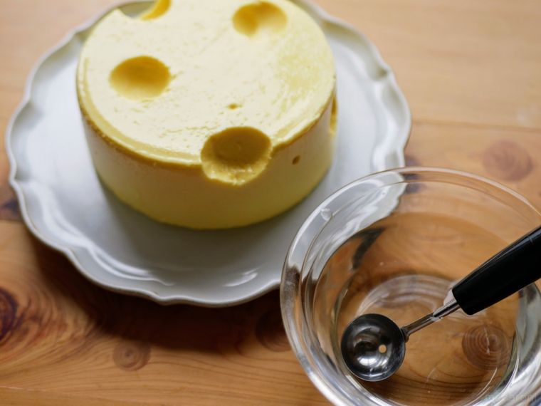 きれいに作るコツを伝授!「トムとジェリーのチーズケーキ」レシピの画像