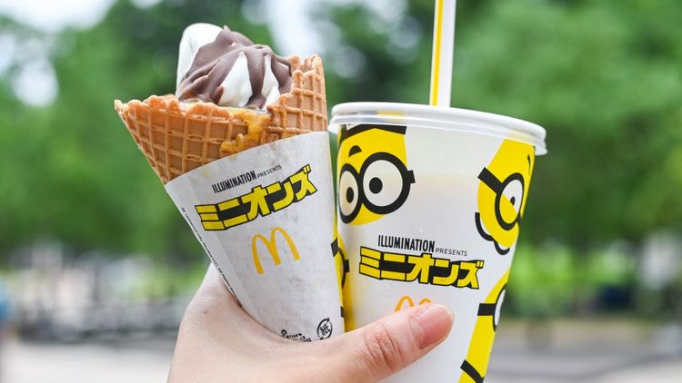 待望のミニオンズ 新作マックシェイク とチョコバナナアイスを食べ比べ Macaroni