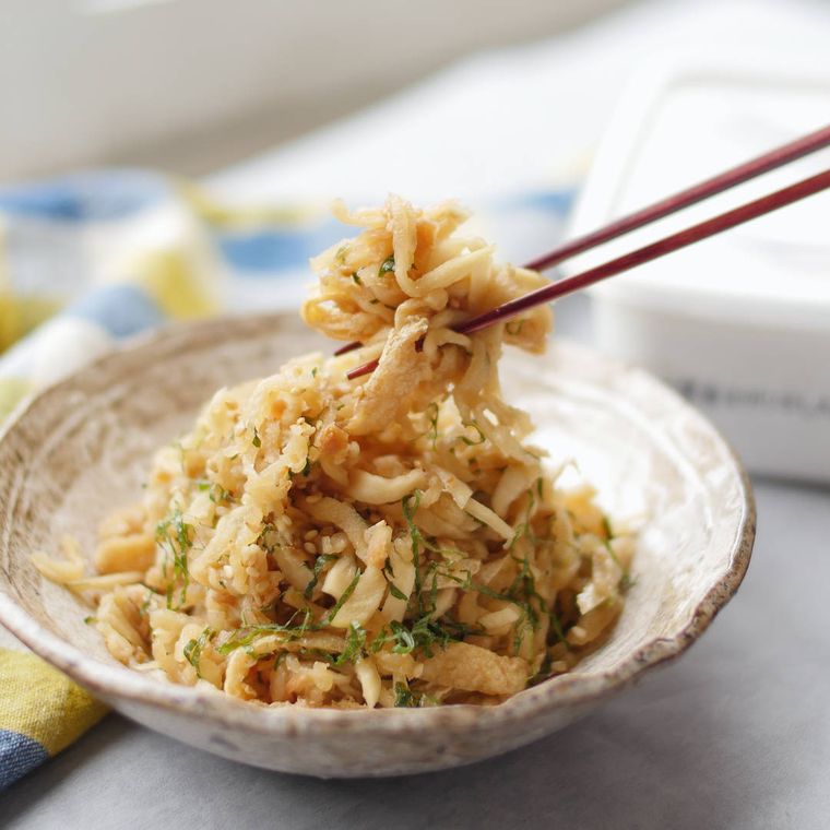 器に盛った切り干し大根の梅ぽん酢和え