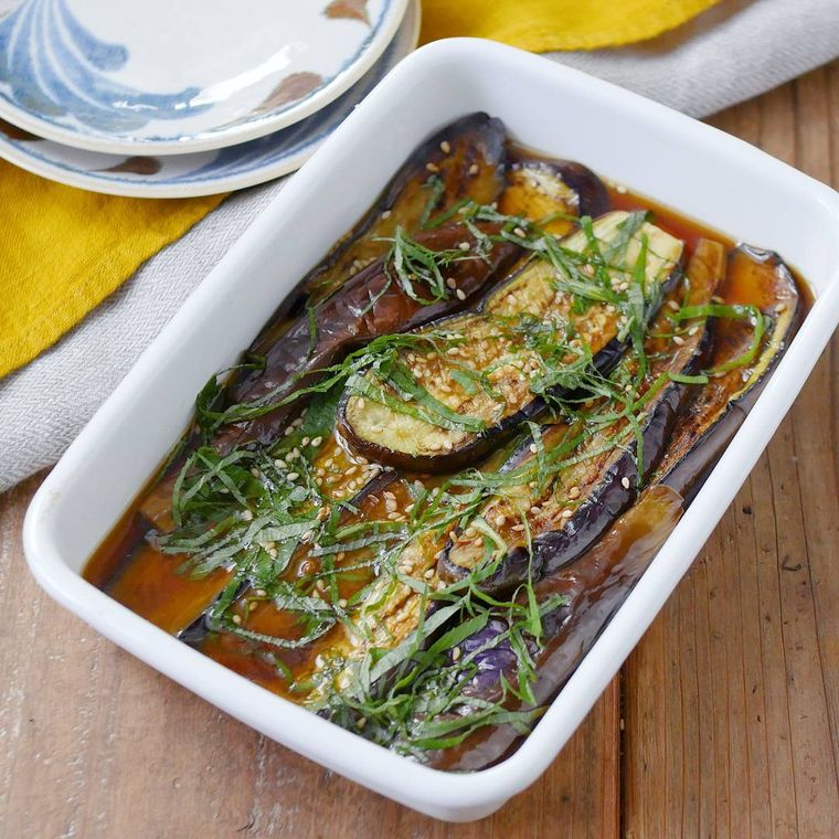 保存容器に入ったなすの焼き浸し