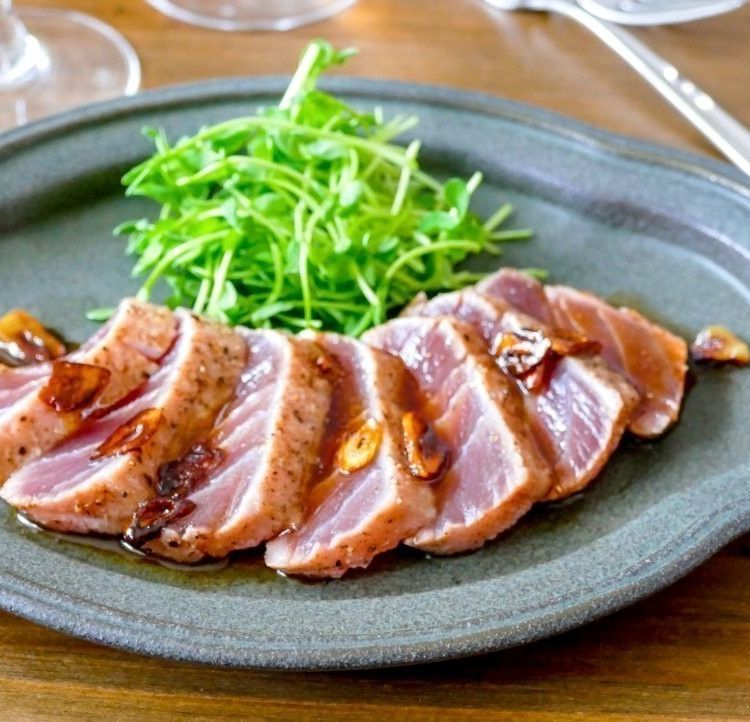 ガーリックバターソースで食べる マグロステーキの基本レシピ 2ページ目 Macaroni